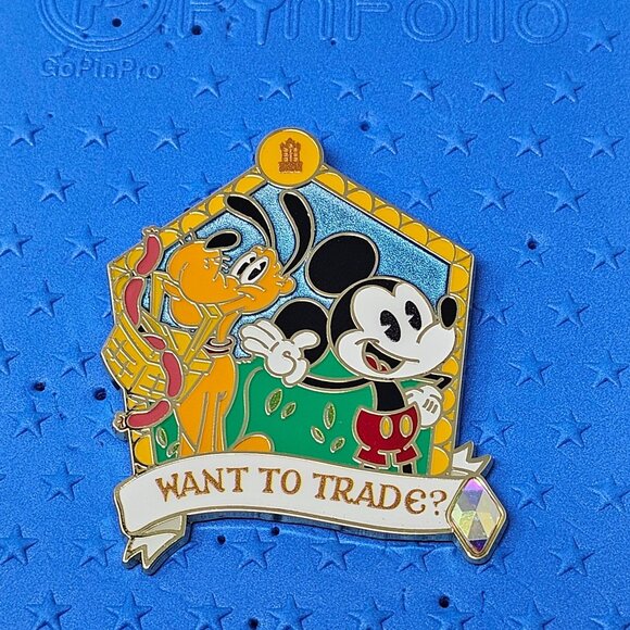 2025 Disney Parks 25 Years Pin Event Want To Trade Mystery Mickey/Pluto LE 420 p - Picture 1 of 3